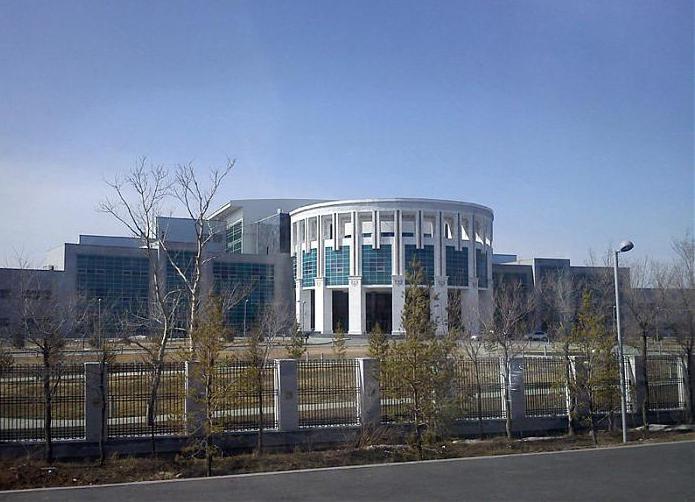 Nazarbaev विश्वविद्यालय के gratteri