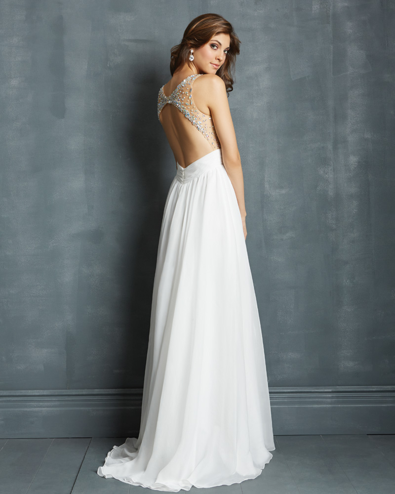 біле сукня з відкритою спиною