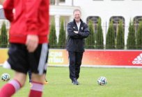 El letón, el entrenador alejandro Старков
