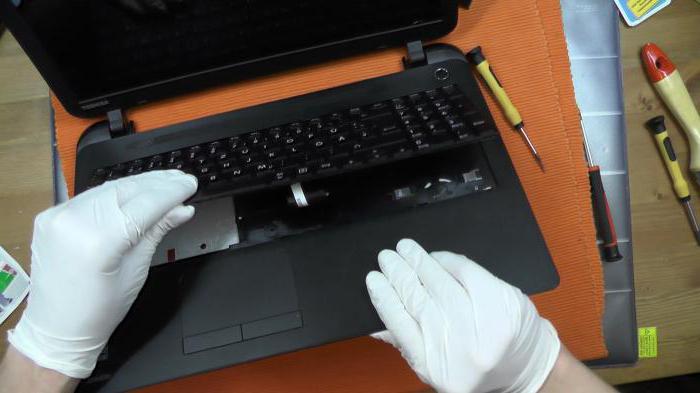 Замена клавіятуры на ноўтбуку Acer