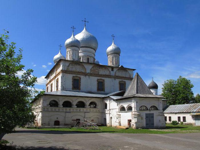 ярославовому дворище знаменський собор