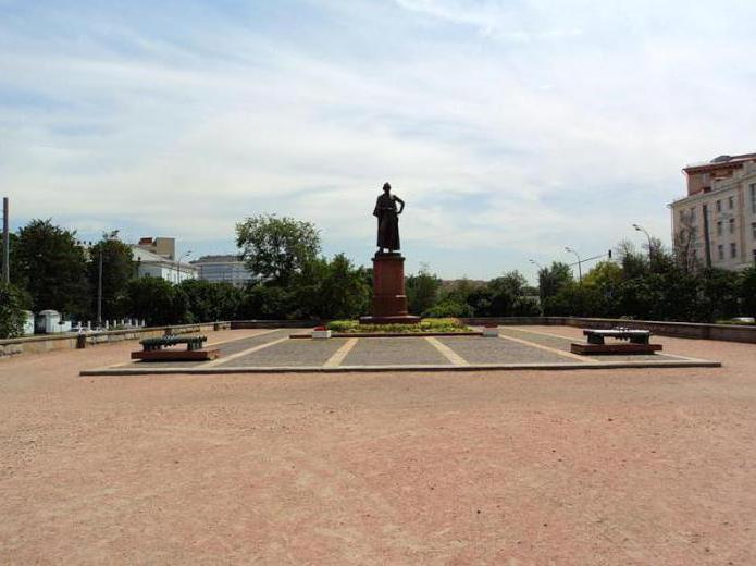 москва суворовська площа