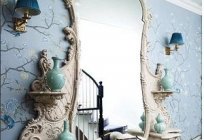 The Baroque mirror is a reflection of luxury