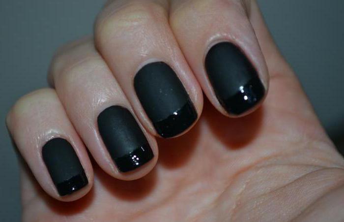 francuski manicure czarny