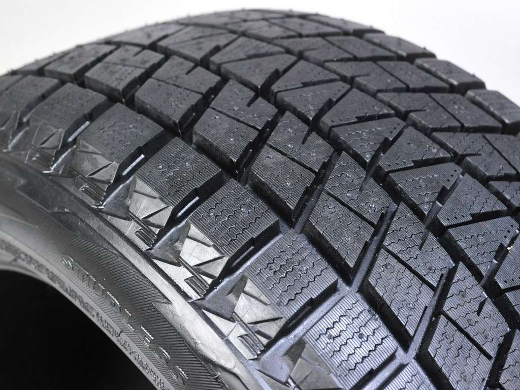 Tyre Bridgestone Blizzak DM-V1
