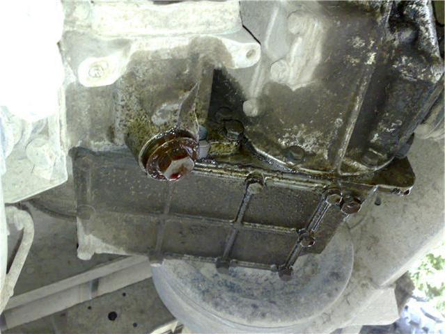 oil leak between engine and gearbox VAZ