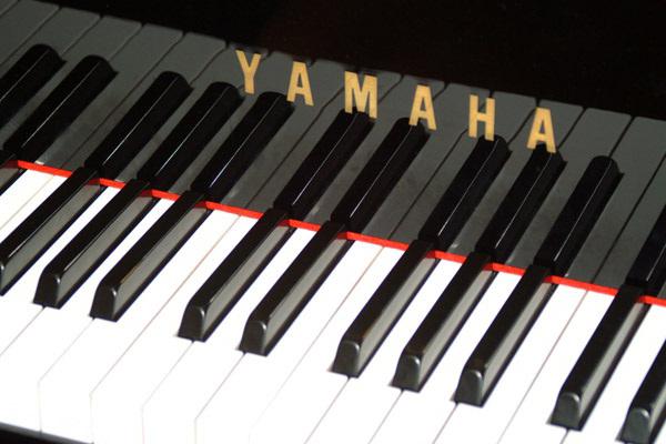 скільки білих клавіш у фортепіано