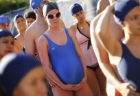 Basen dla kobiet w ciąży: czy warto odwiedzać? Jak prowadzić zajęcia na basenie dla kobiet w ciąży?