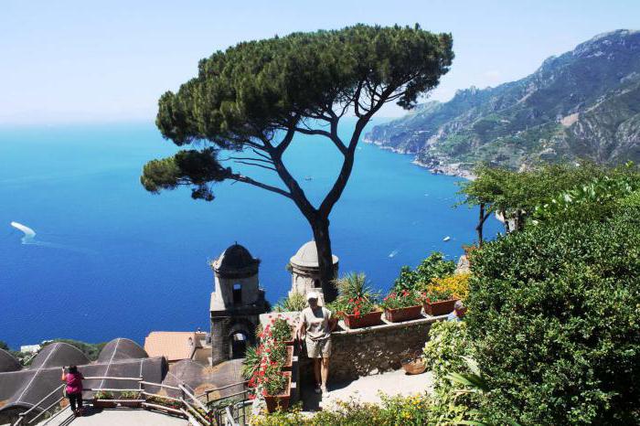 a trip around the Amalfi coast in Italy