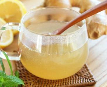 water with vinegar and honey