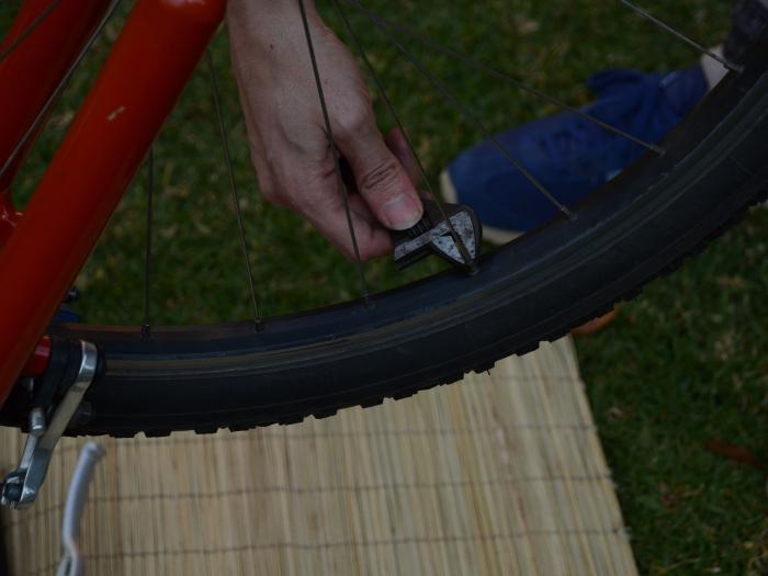 cómo arreglar ocho en las ruedas de la bicicleta