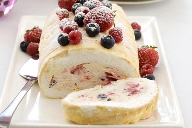 meringue roulade with pistachios and raspberries