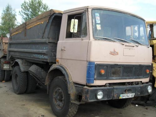 الشاحنات MAZ-5551