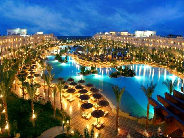 en gençlik otel, Mısır'da