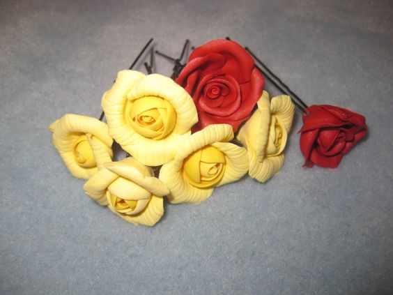 шпильки з трояндами