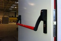 Montaż drzwi przeciwpożarowych: Wycinek i etapy instalacji