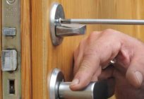 Naprawa zamka drzwiowego: stopniowe wykonywanie