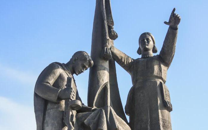 纪念碑的军事荣耀，切博克萨雷的照片