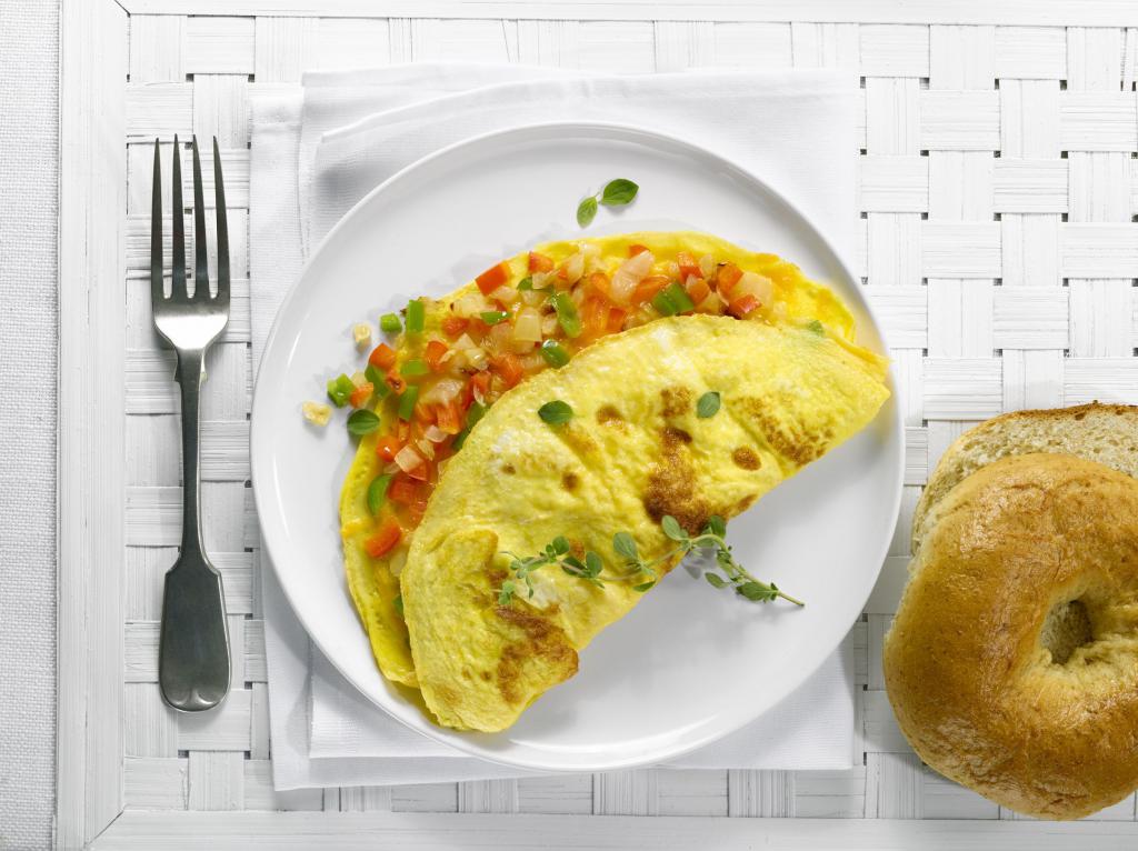 uma simples omelete para o pequeno almoço