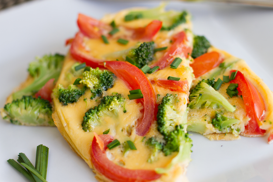 a simple omelet with tomatoes