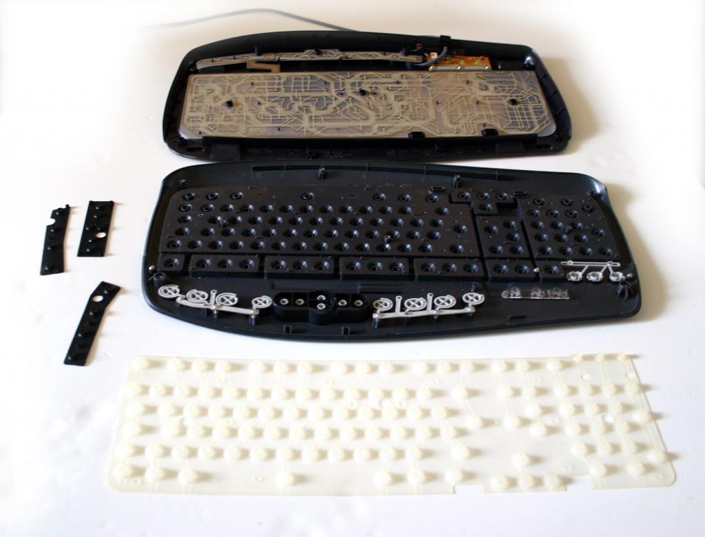 disassembled कीबोर्ड