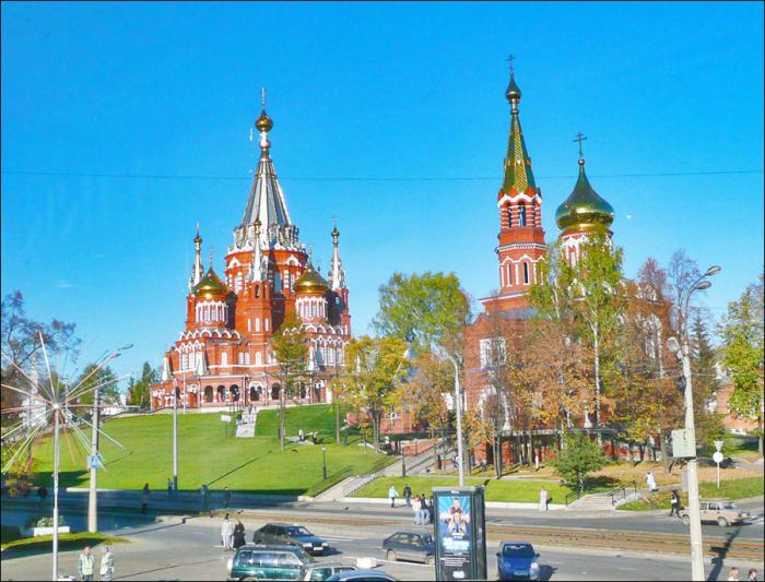 la iglesia de san miguel de la catedral de Izhevsk foto