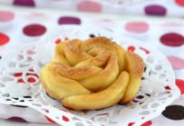 How to make roses out of dough: recipes