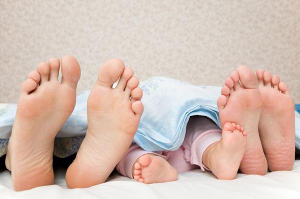 how to teach your baby to sleep separately from their parents