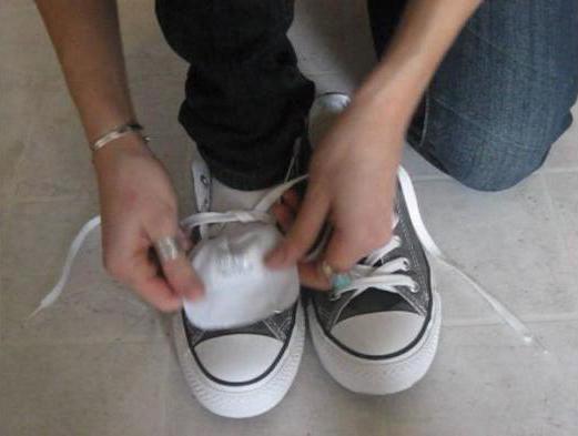 how to distinguish the real from the fake chucks photo