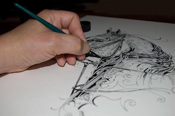 Como desenhar um desenho a tinta do pincel