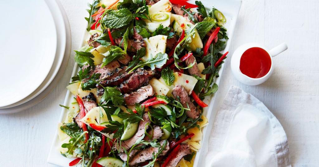Salada com carbonato e pepino