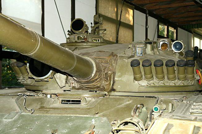 t 72 de características de desempenho de um tanque
