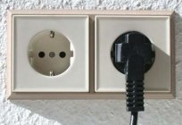 Installation of sockets and switches with their hands