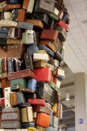 how to choose a good suitcase