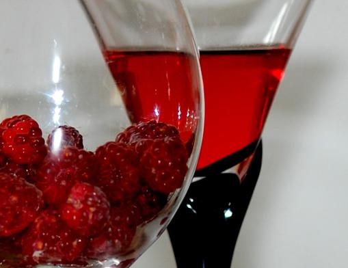 infused vodka with raspberries