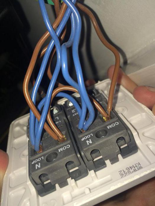 wiring a three buttons switch with socket