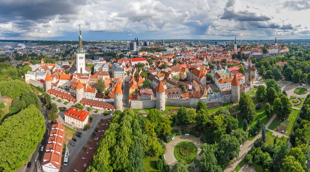 Wunderbare alte Burg in Estland