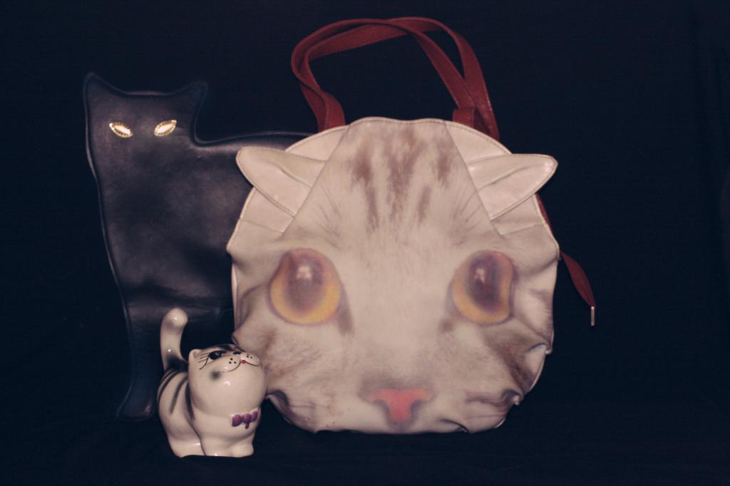 Taschen in Form von Katzen