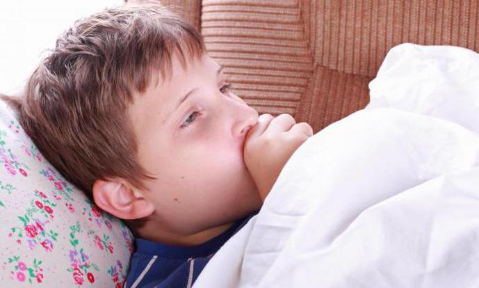 儿童有一个咆哮咳嗽没有发烧