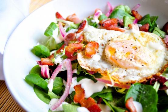 Bärlauch-Salat mit Eiern