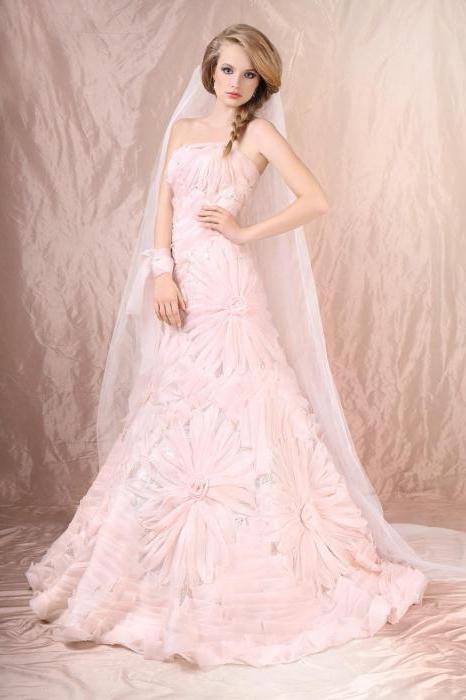 गुलाबी शादी की पोशाक
