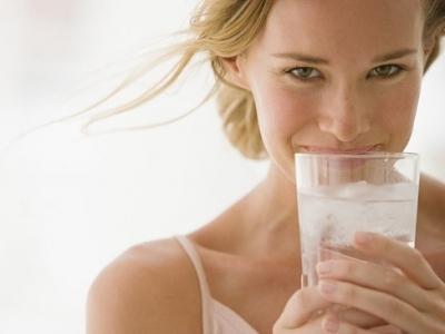 Soda usuwa tłuszcz z brzucha