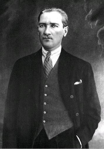 Mustafa Kemal Atatürk Kurzbiographie