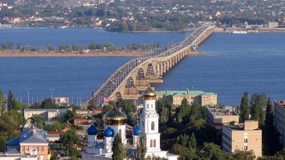 the bridge across the Volga
