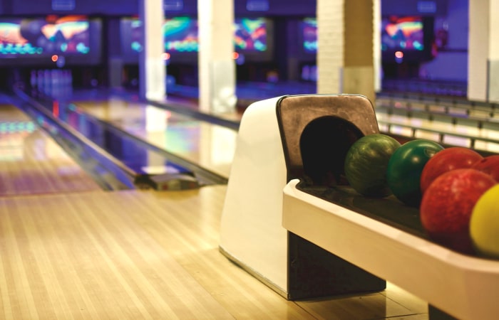 Discounts on bowling, "Asteroid" in Pushkin