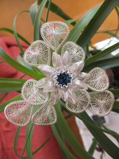 ganutell flowers made of thread and wire