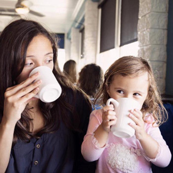qual a idade mínima para beber café com leite às crianças