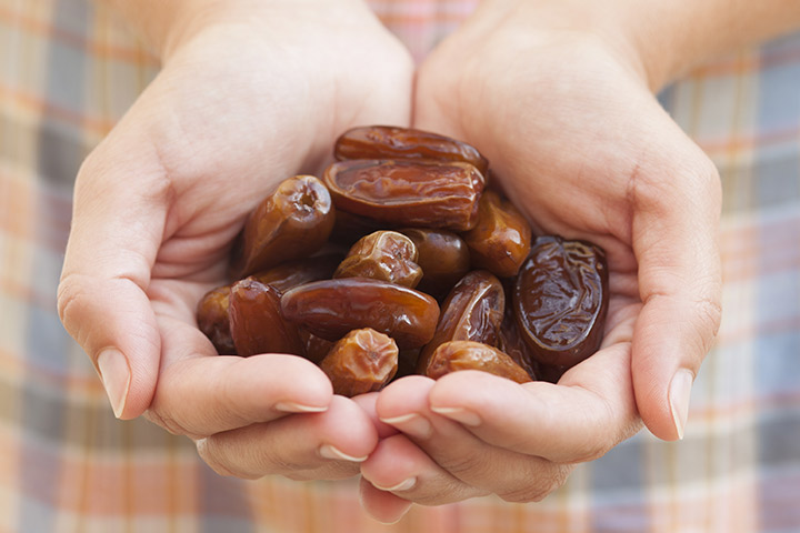 the caloric content of dried dates