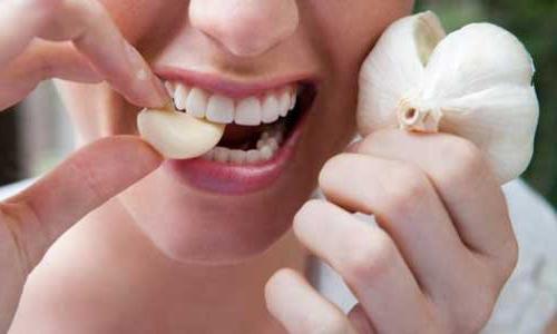 garlic what vitamin contains
