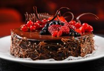 Dekorationen aus Früchten: Foto. Dekoration von Kuchen mit Obst